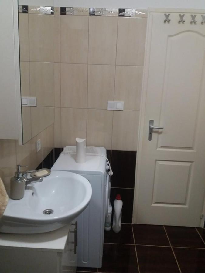 Boglarka Apartman セゲド エクステリア 写真