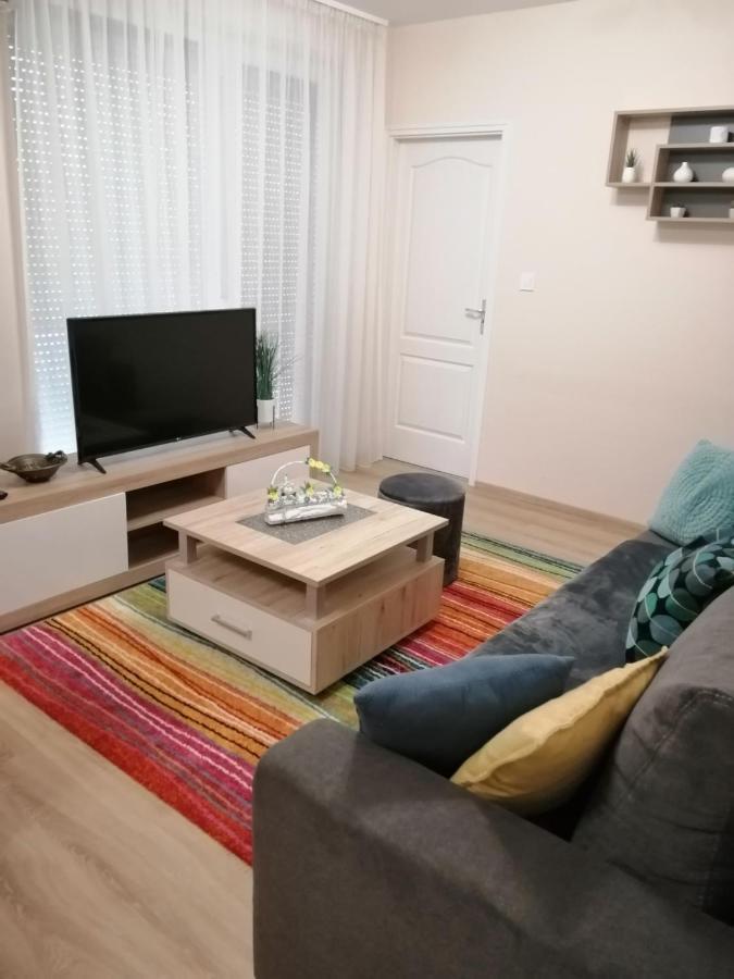 Boglarka Apartman セゲド エクステリア 写真